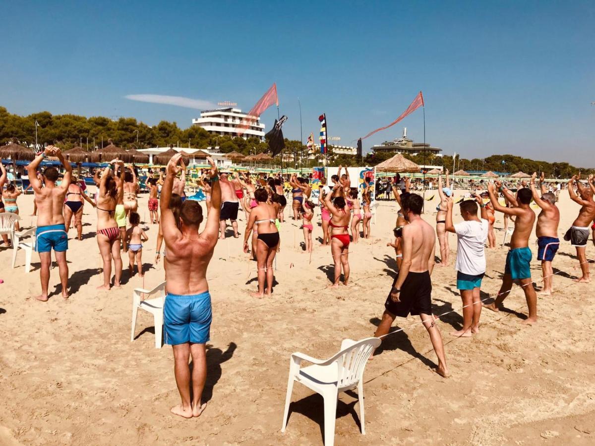 Zenit Hotel Giulianova Exteriör bild